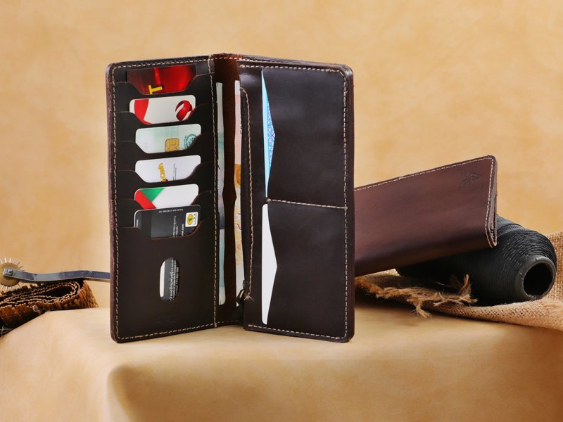 Upbuck Long Leather Wallet, a closer look