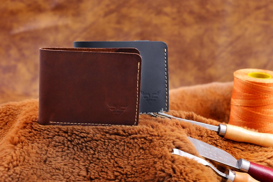 Bifold wallets